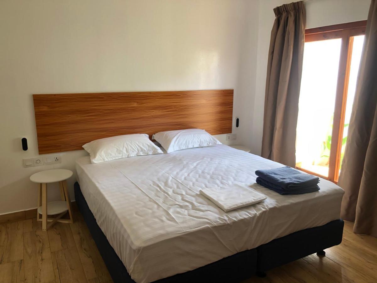 Dacha Thoddoo Hotel Bagian luar foto