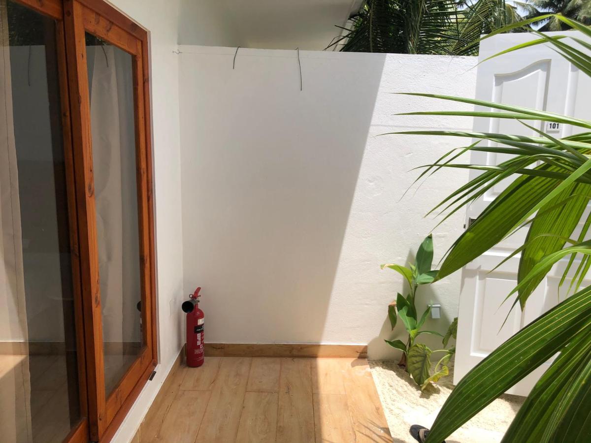 Dacha Thoddoo Hotel Bagian luar foto