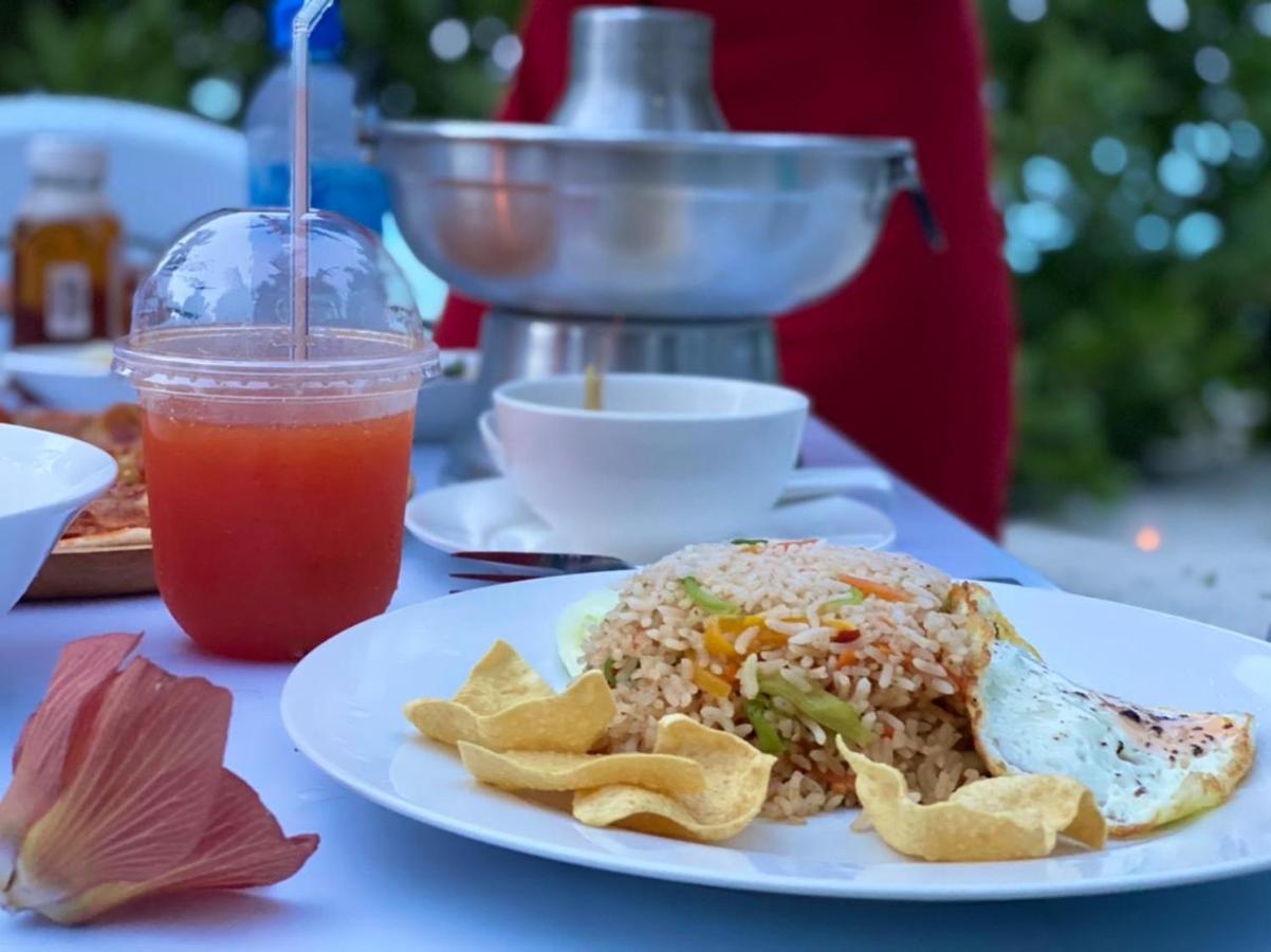 Dacha Thoddoo Hotel Bagian luar foto