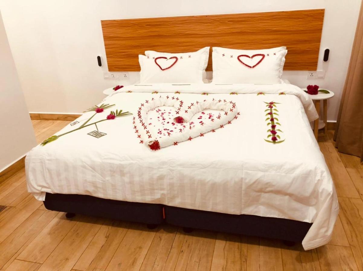 Dacha Thoddoo Hotel Bagian luar foto