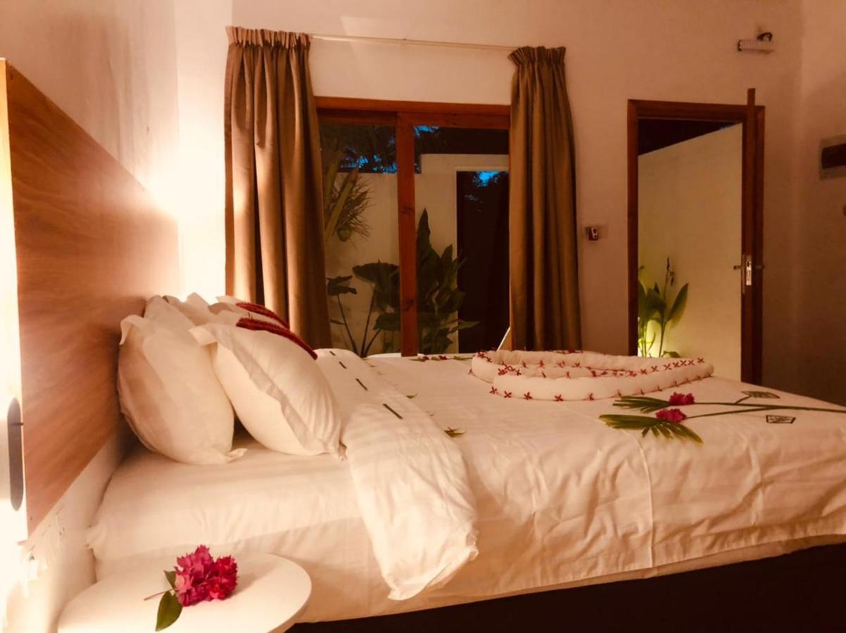 Dacha Thoddoo Hotel Bagian luar foto